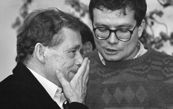 Talks in English – Alexandr Vondra and Václav Havel